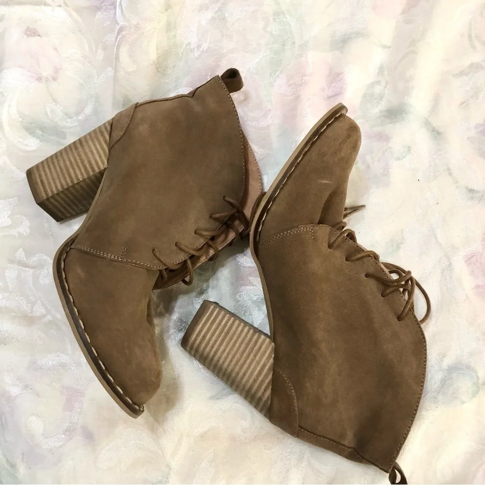 Seychelles by Anthropologie Laced Leather Bootie “Tower” Block Heels Tan sz 8.5